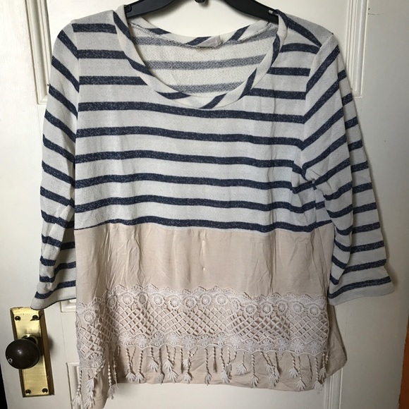 Boutique Sweater - Picture 2 of 5